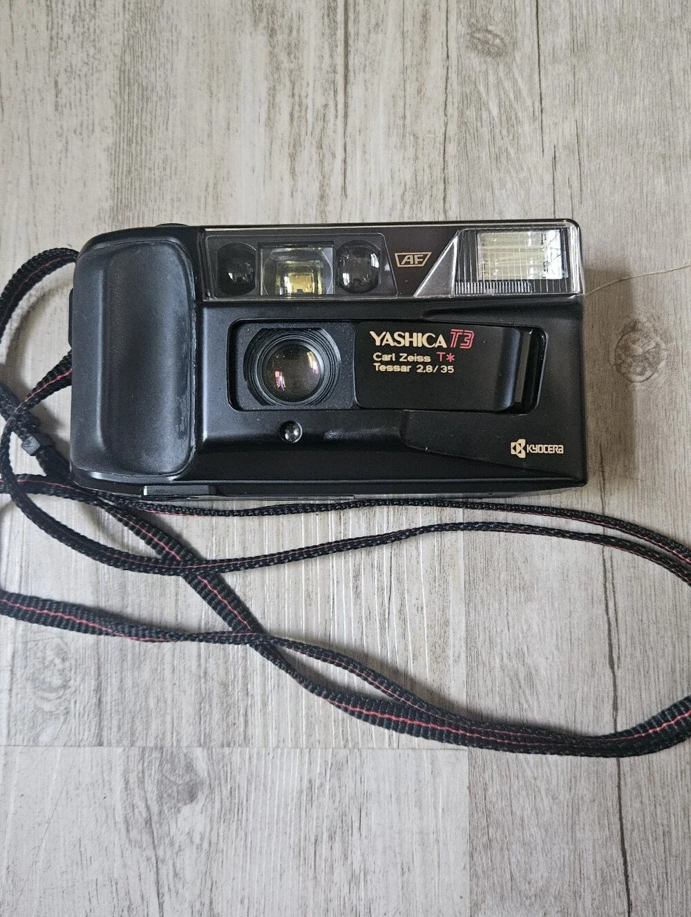 Yashica T3 Carl Zeiss Tessar 2.8/35  35mm Black Film Camera With Case Working